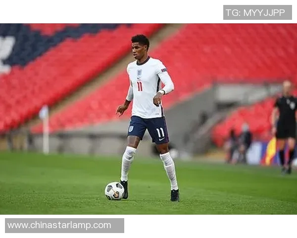 足球星短袖曼联球迷必备新款潮流运动服饰推荐